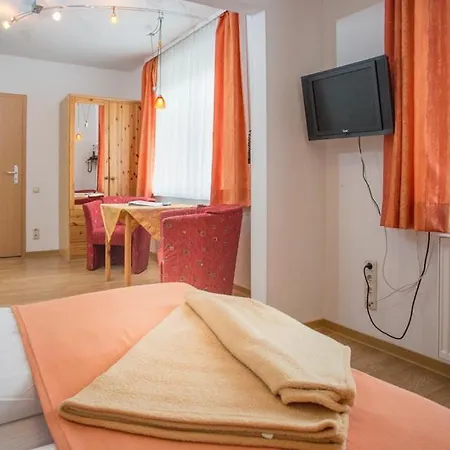 Apartment H&h Studio-apartment Im Stadtteil Ostseeviertel Jedes Mit Kuechenzeilen - Fahrstuhl Und 24h Check In