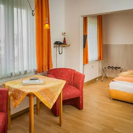 Apartment H&h Studio-apartment Im Stadtteil Ostseeviertel Jedes Mit Kuechenzeilen - Fahrstuhl Und 24h Check In Greifswald