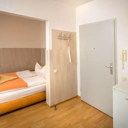 H&h Studio-apartment Im Stadtteil Ostseeviertel Jedes Mit Kuechenzeilen - Fahrstuhl Und 24h Check In Greifswald